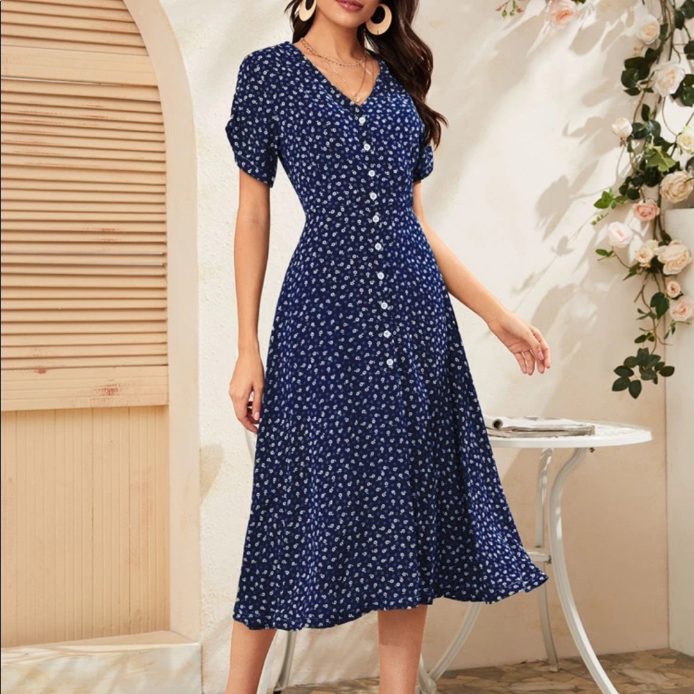 Boho blue ditsy floral button through slit dress - Picture 4 of 5